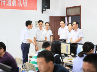 校领导看望参加全国研究生数学建模竞赛的BEAT365官网师生