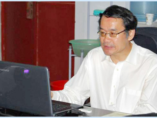 华中师范大学副校长李向农教授应邀到BEAT365官网讲学