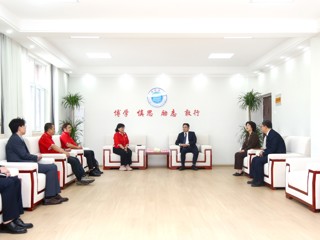 马来西亚思特雅大学代表团访问BEAT365官网