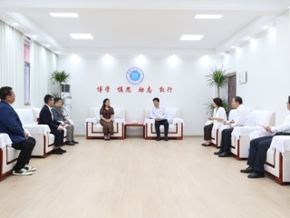 泰国北碧皇家大学校长陈珍妮一行应邀访问BEAT365官网