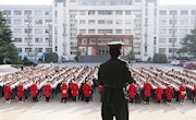 “青春心向党，建功新时代”我校成功举行18岁成人礼仪式