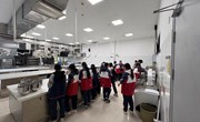 【现代服务学院】“青春“净”行时，实训焕新姿”实训室大扫除专项行的顺利开展