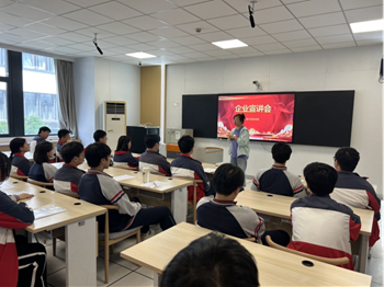 【数字信息学院】校企联动促就业，实习双选启新程——企业进校宣讲会